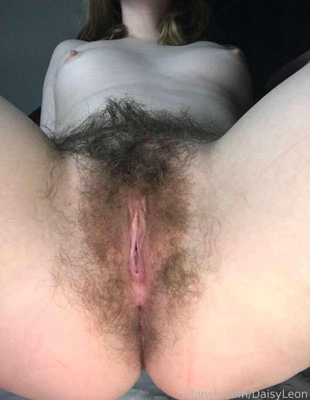 Up close 😏
#fyp #pussy #hairy #pale #tits