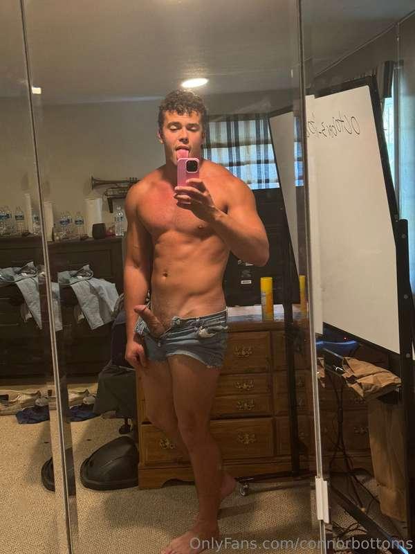 connorbottoms image #0