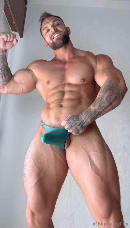 What about a muscle worship? 😈 DM Me 💦