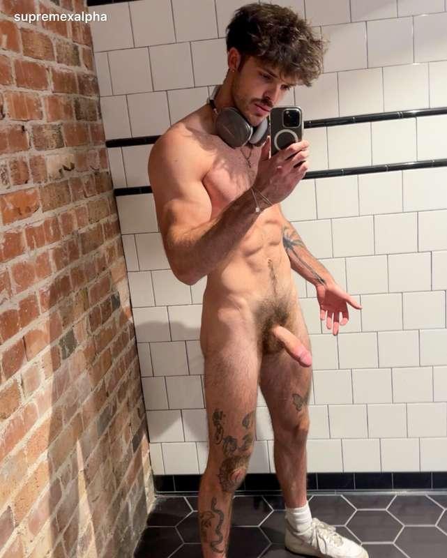 showing off in the locker room again ;)