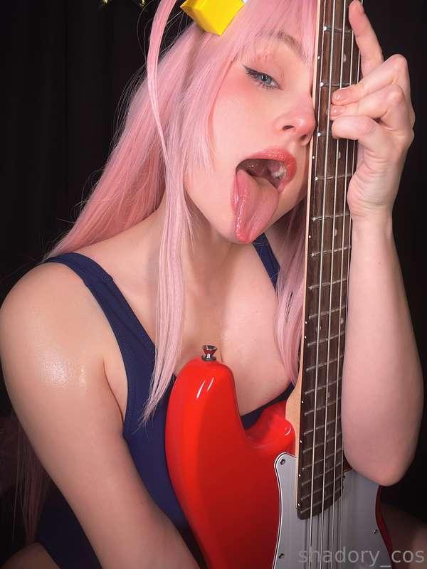 is my tongue long enough for you? 👅