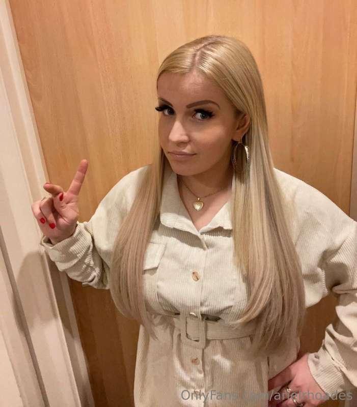 ## 🎀 @lillyoceanfree 0$ be a good boy and check her CONTENT ..