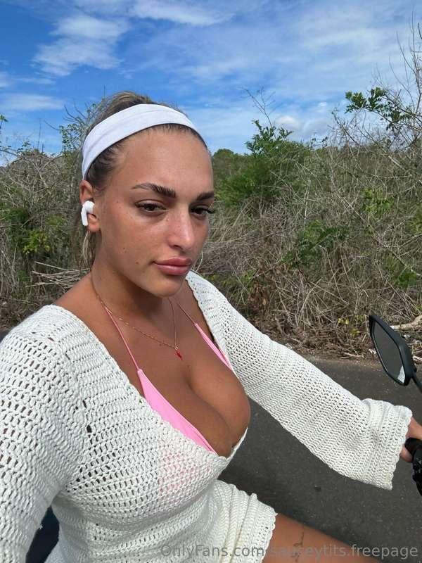 hehe you should see how my boobs bounce on this thing!