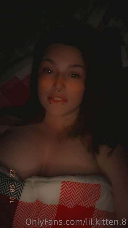 We miss you 😘 wanna see whats under the blanket 😜 pm me for ..