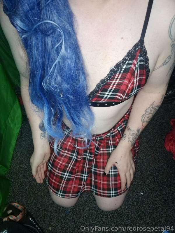 redrosepetal94 image #0