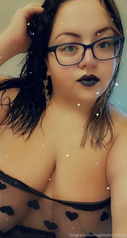 This see thru lingerie looks so good on me 🤤🤤 my nipples loo..