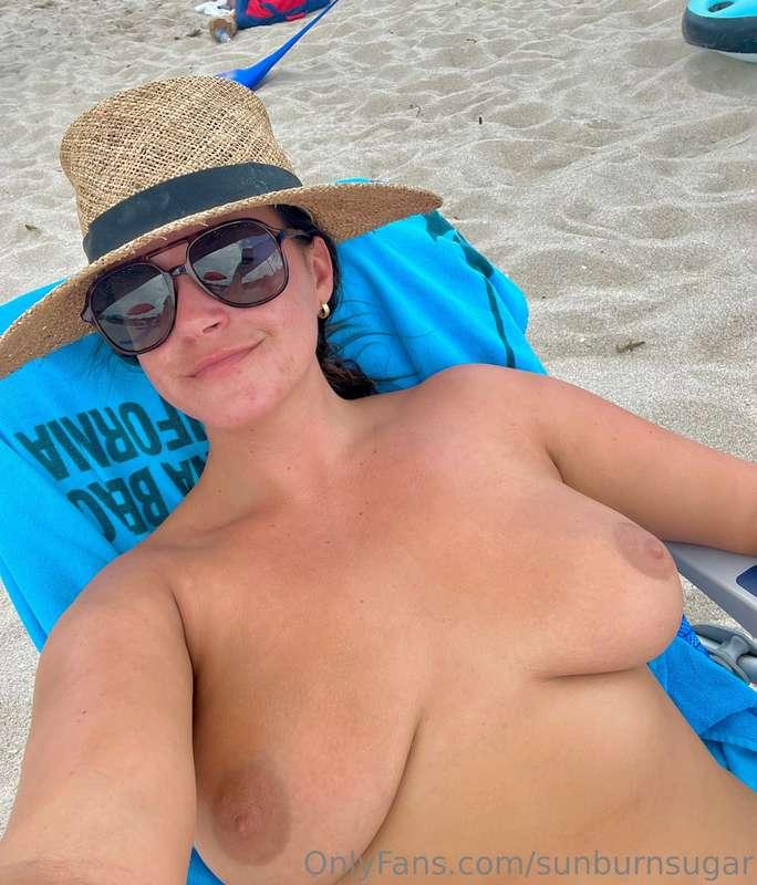 Very happy with the titty tan progress 🧡