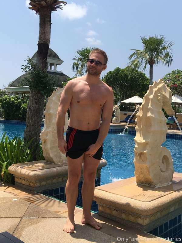 More DILF on tour 😂😛