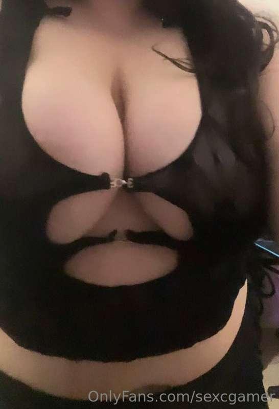 👽