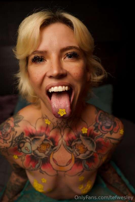 Good girls deserve gold stars. Watch @kittjones33 earn hers ..