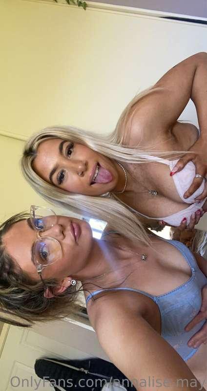Hottest blonde and brunette duo 

Tip me $14.99 to see us pl..