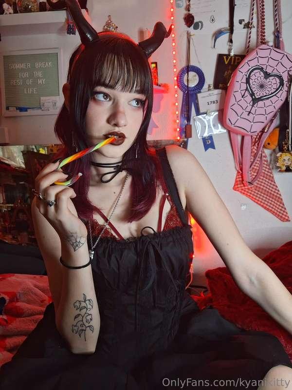 kyanikitty image #0