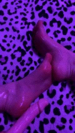 do you like my feet in oil?😜💦

#fyp  #red  #redhead #young #footfetish #dance #footjob #gfe #custom #natural #striptease #shy