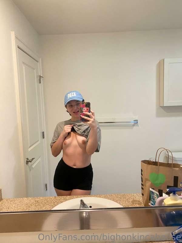 First titty pic in my new place!