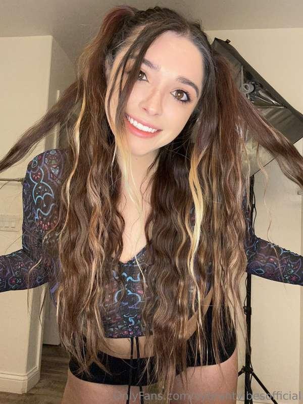 Have you checked out my VIP page yet?! 🖤 I’m giving you one ..