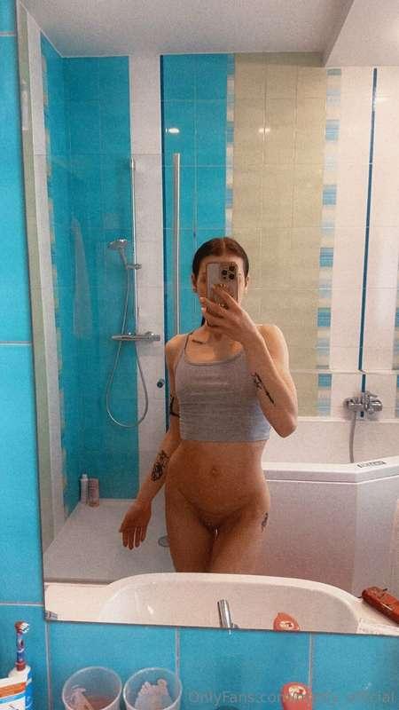 Just me, this top and a room for one more😉