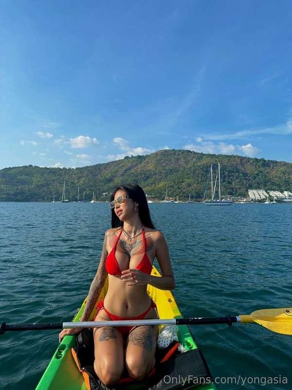Looking good in red💖 do you like the view?
