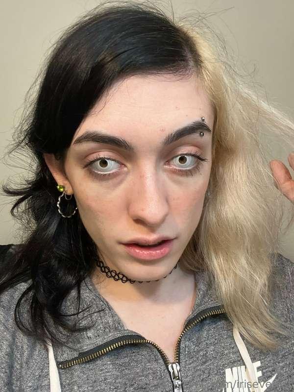 What do you guys think of this new fun look🖤🤍