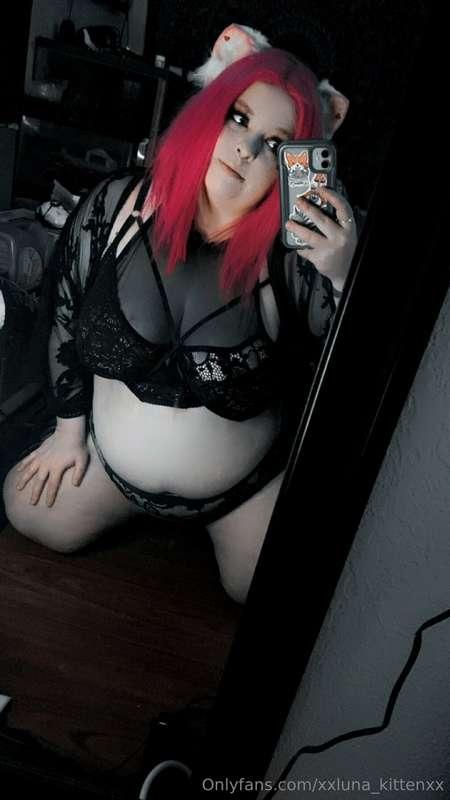 What would you do to me on new years babe? 😘 Share my OF to ..