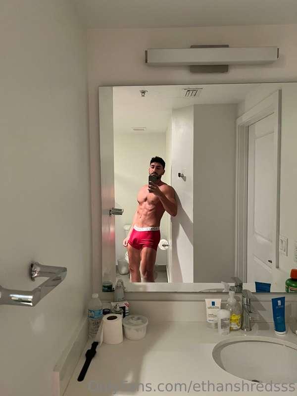 👀