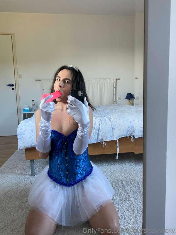 yoursissyvicky image #0