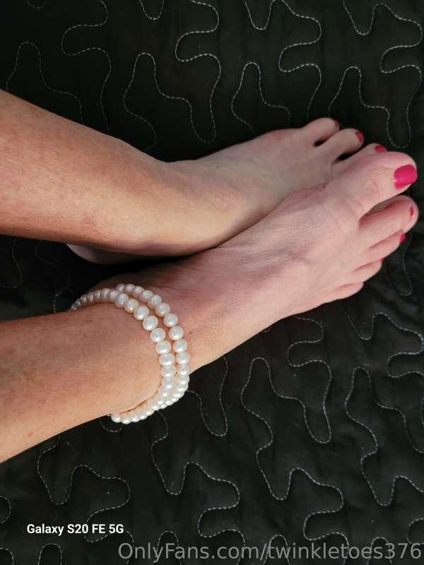 I love pearls around my ankle and my...... #pearlanklet  #so..