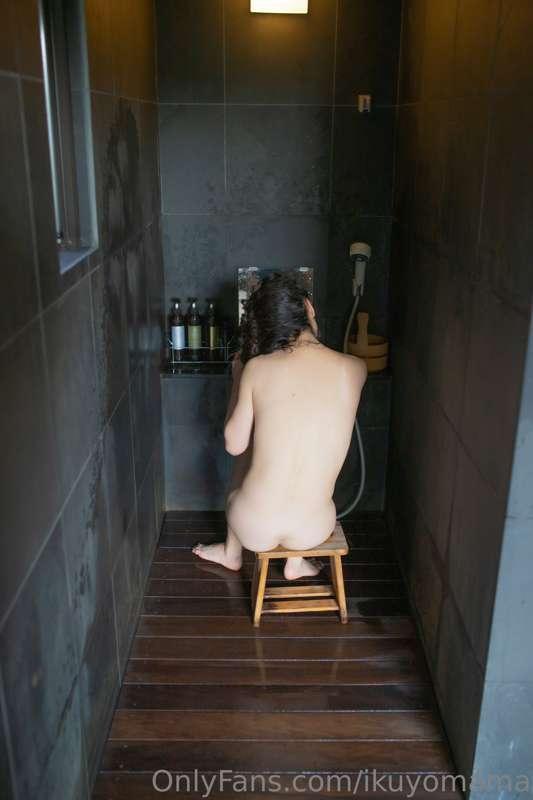 貴方と二人で入った混浴温泉のエッチな写真
A naughty picture of a mixed bathing ho..