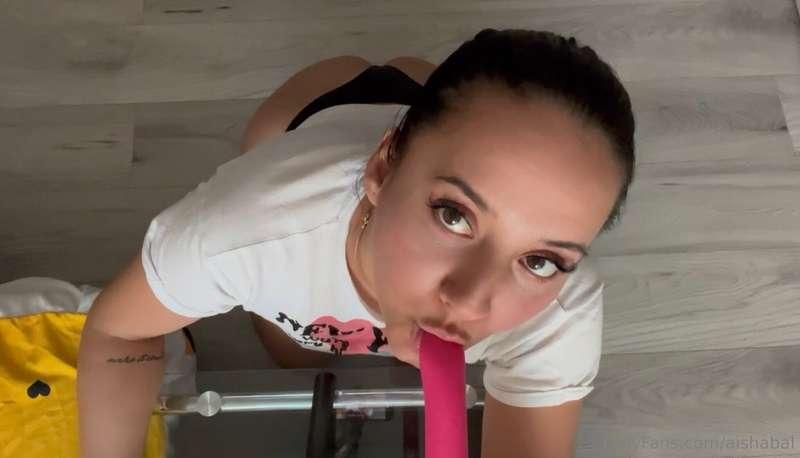 5 mins of the best blowjob you will ever see👅