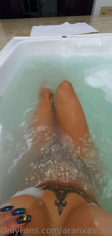 Sexy tease in this jacuzzi 
oh wow i wish you were here with..