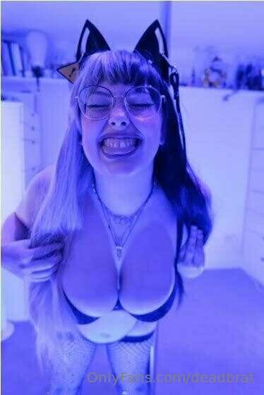 Don’t forget to check your DM’s 🖤🤍