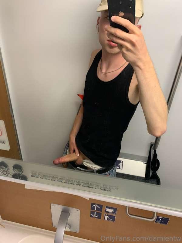 damientw image #0