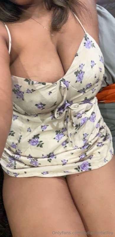 Horny and chatting with a friend. He couldn't resist taking ..