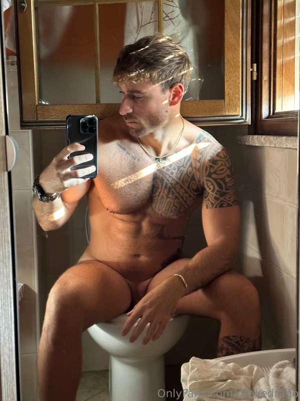 🚽