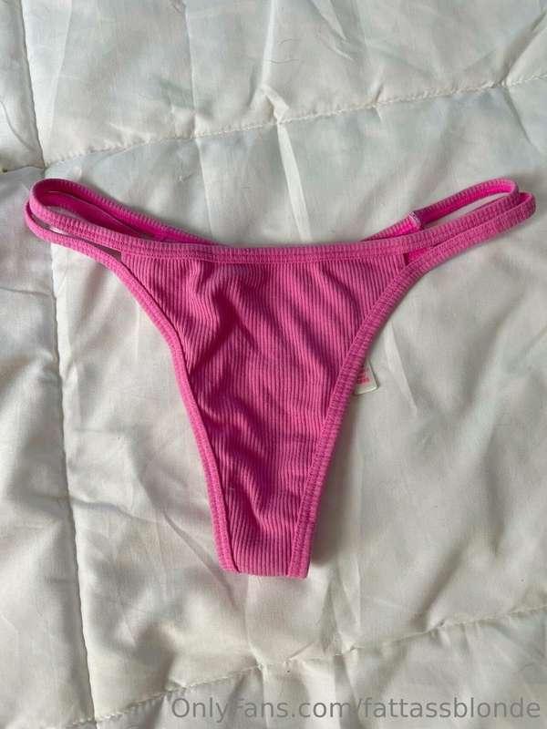 STILL AVAILABLE !! 💖💦 
(message me about them)