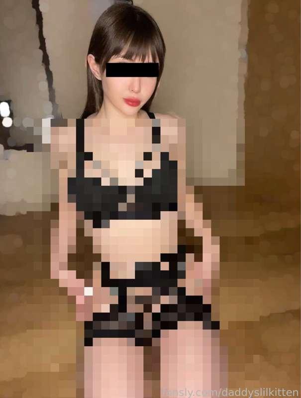 Like my new lingerie? Too bad you’re not allowed to see, beta 🤣 

#beta #betasafe #censor #pixels #goddess #lingerie #feet #ass #pawg #petite #fyp 