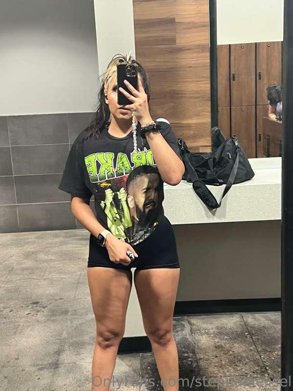 stephaniejisel image #0