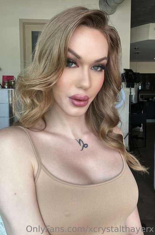 Confidence looks good on me, don’t you think? 😘🔥