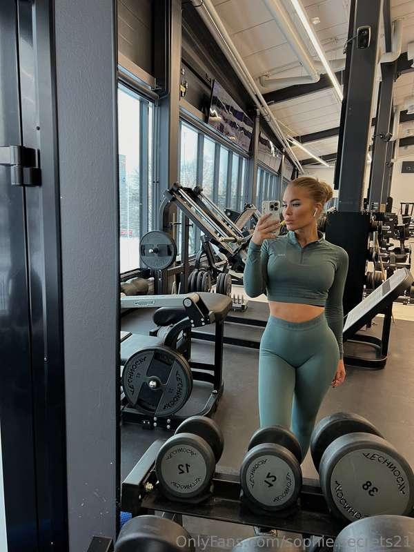 could you fuck me there please 🥺