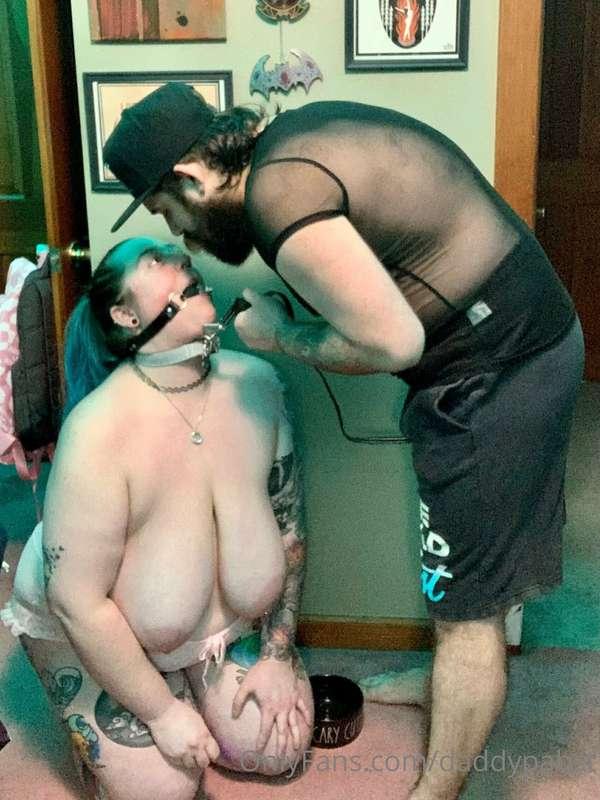 @naughtynyxie makes a good pet, doesn't she?