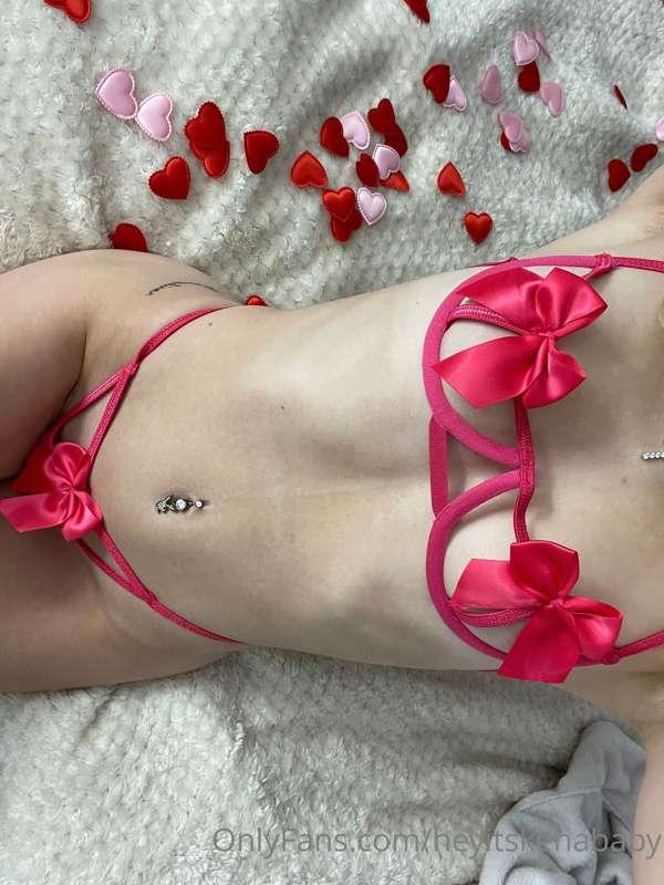 Touch my bodyyy 👅💕💕