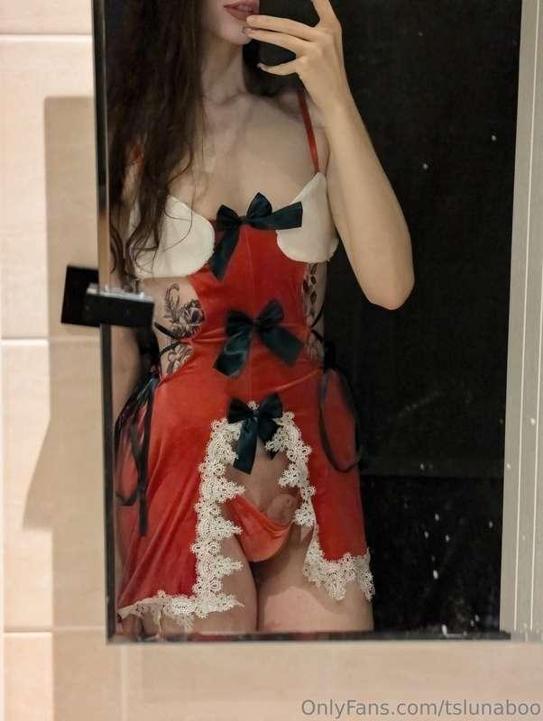 Sneak peak of a new outfit I'll be trying for you, I hope yo..