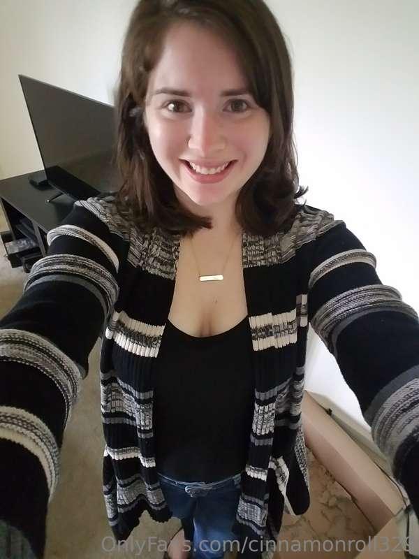 Old short haired pic I found. I definitely don't miss my hai..