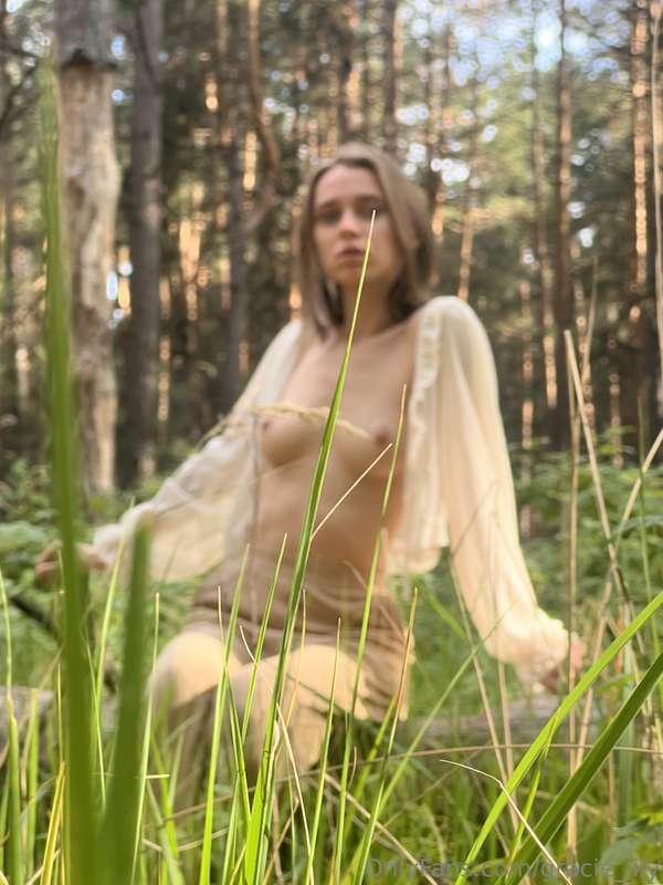 would you risk getting naked like that?😏