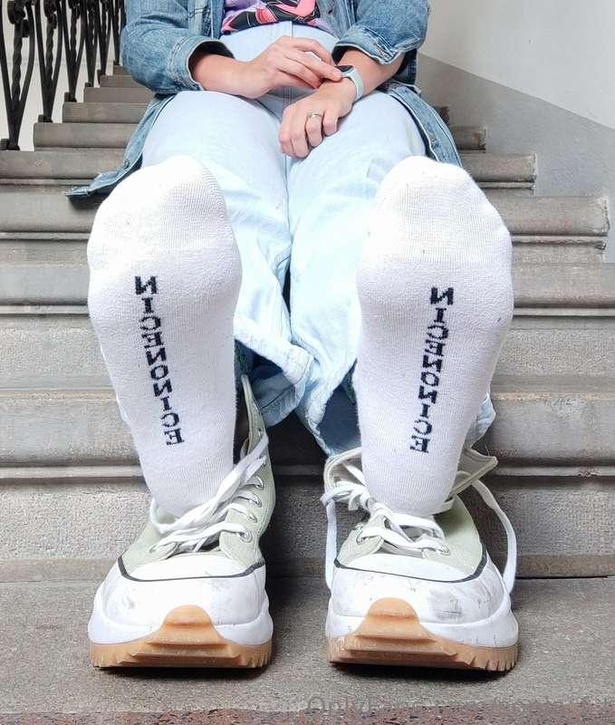 imagine that you live in this house, go into the entrance an..