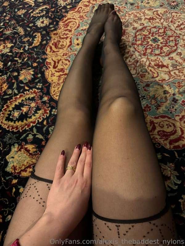 Do you like my pantyhose? 🥰