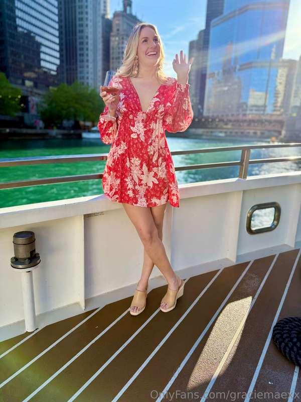 A fun little date night on the river 🛥️ 🤩 🍷 