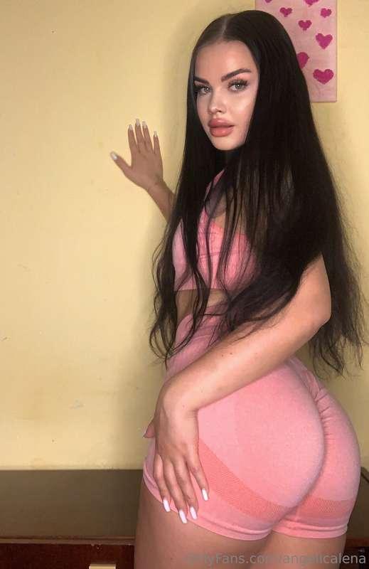 Looking for someone to chat with… who’s up for it?🙈