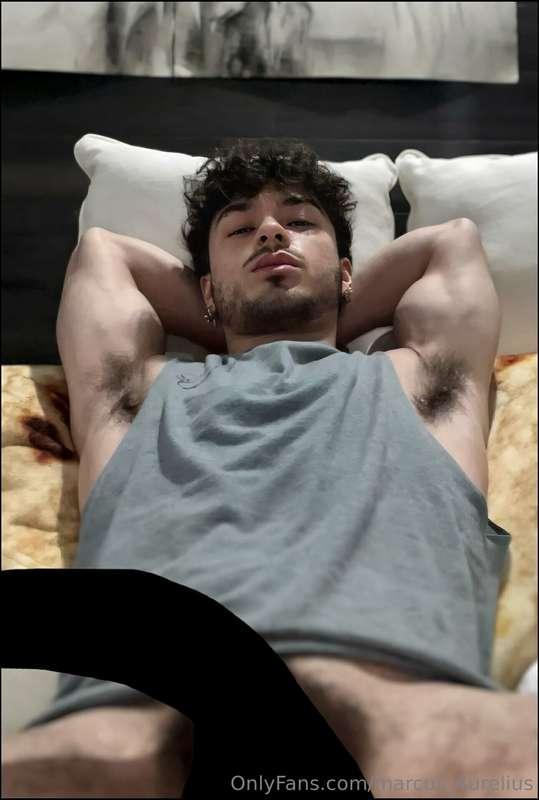 🍆 or 🍑