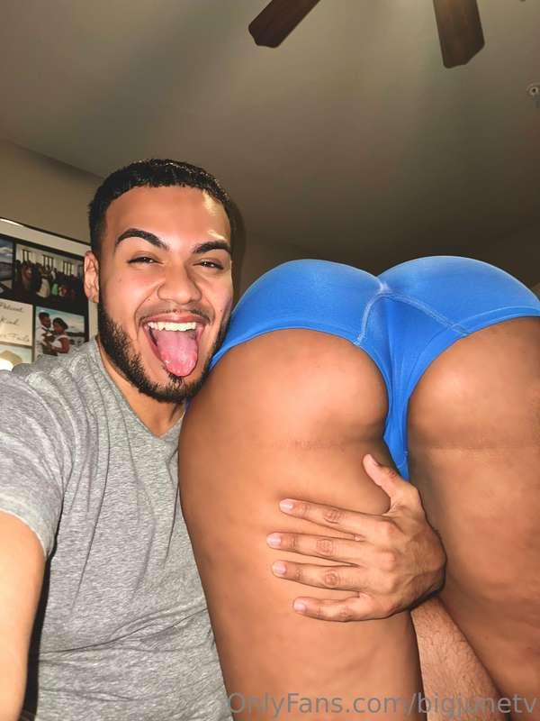 WHO TRYNA SEE ME AND @beckkywylin GO CRAZY ON HERE?!