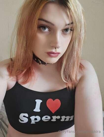 A hot transsexual whore @merlinkitty is ready to fulfill all..